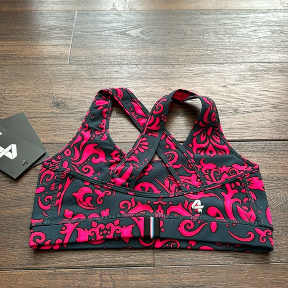 Fourlaps NWT Infinity Sports Bra Velvet wallpaper with cross back. - Picture 3 of 5